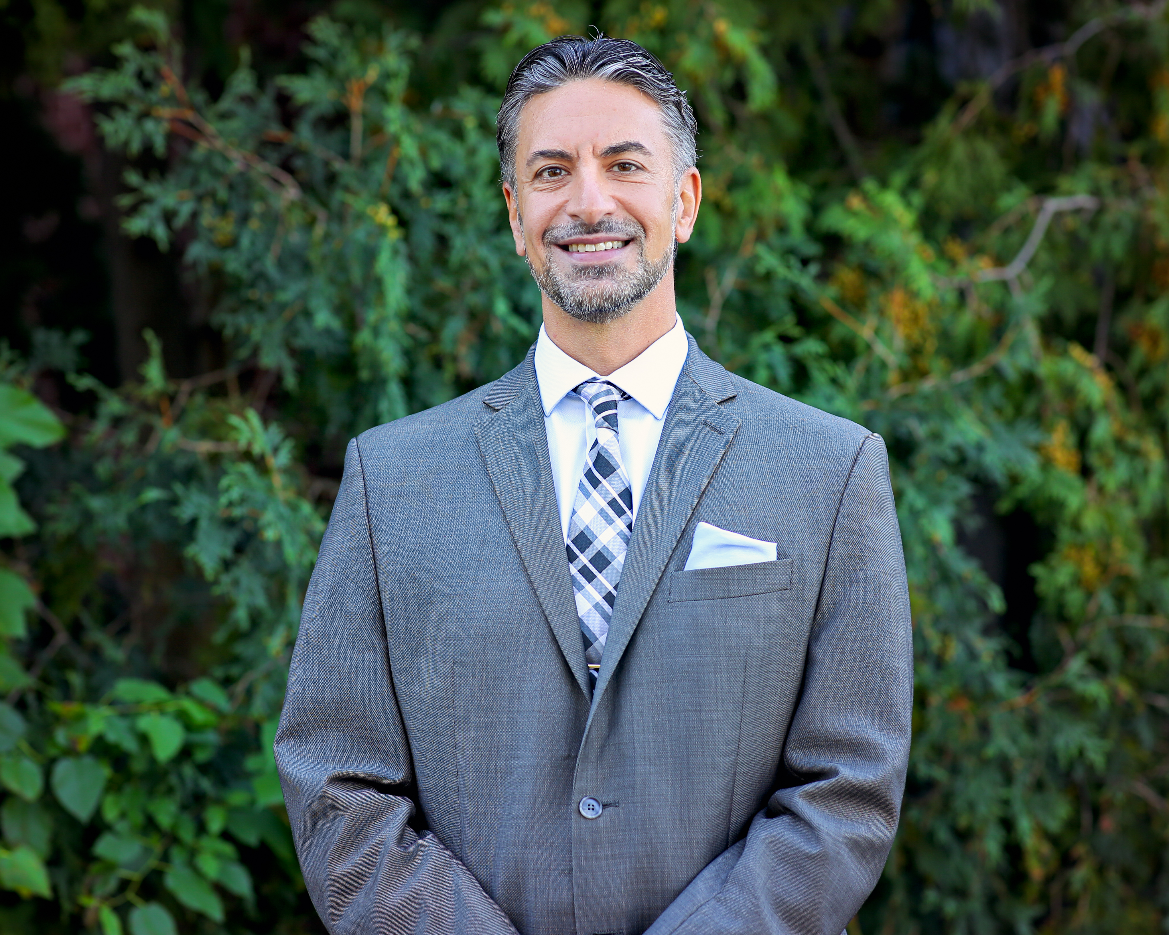 Headshot of Dr Biscotakis
